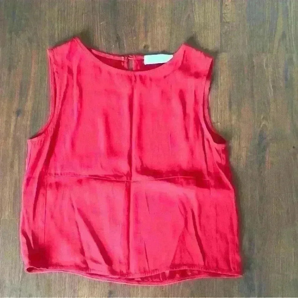 Victoria & Olivia sleeveless buttoned top color red size S made in Australia - Picture 1 of 4